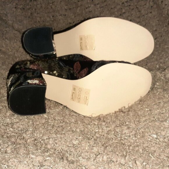 ALDO-Black Velvet Booties/Embroidered/Sequins-Leather Insole-Side Zip-SZ 7-NWOB - Picture 7 of 7